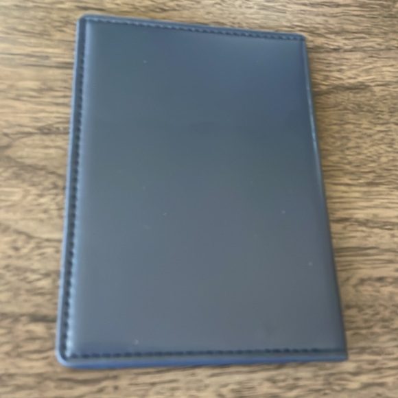 Dior Beauty Navy Leather Passport Holder NEW - Picture 2 of 4